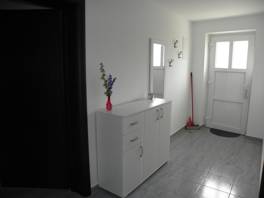Apartment Jartic Betina  Rum bild